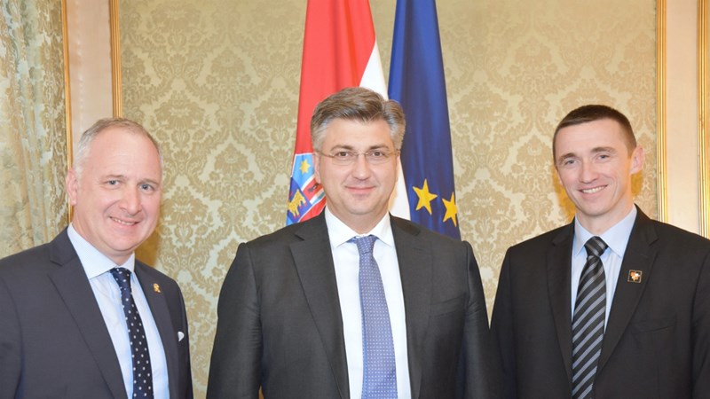 Predsjednik Vlade Plenković s gradonačelnicima Splita i Vukovara  